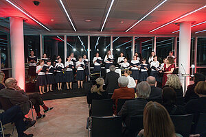 „Literatur und Musik im Turm“ mit den Wiener Chormädchen und Angelika Kirchschlager. © Wiener Städtische Versicherungsverein / Richard Tanzer
