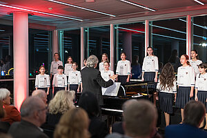 „Literatur und Musik im Turm“ mit den Wiener Chormädchen und Angelika Kirchschlager. © Wiener Städtische Versicherungsverein / Richard Tanzer