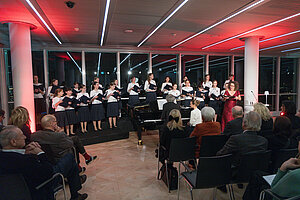 „Literatur und Musik im Turm“ mit den Wiener Chormädchen und Angelika Kirchschlager. © Wiener Städtische Versicherungsverein / Richard Tanzer