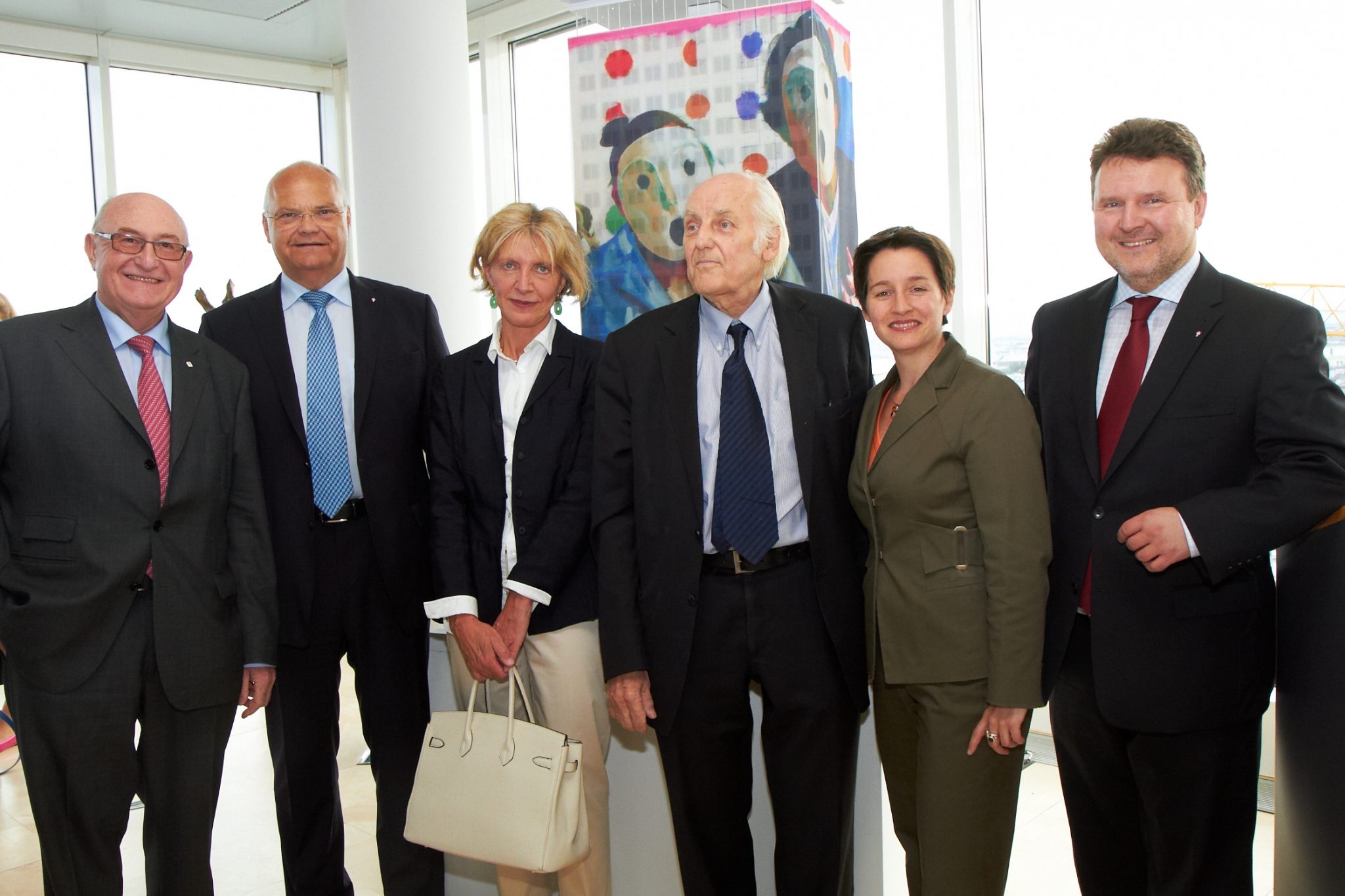 Am Bild v.l.n.r.: Dr. Günter Geyer (Generaldirektor der Vienna Insurance Group), Prof. Harry Kopietz (Erster Präsident des Wiener Landtags), Künstlerin Xenia Hausner, Architekt Hans Hollein und die Wiener Stadträtin Mag. Sonja Wehsely sowie der Wiener Stadtrat Dr. Michael Ludwig. © VIENNA INSURANCE GROUP (VIG)/APA-Fotoservice/Preiss