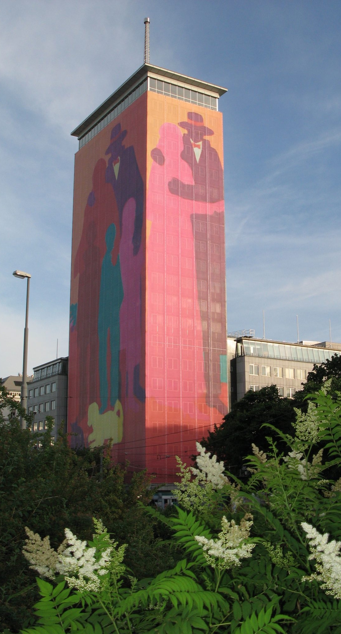 Ringturmverhüllung 2007: „Turm des Lebens“ von Robert Hammerstiel. © Wiener Städtische/Ernst Greindl