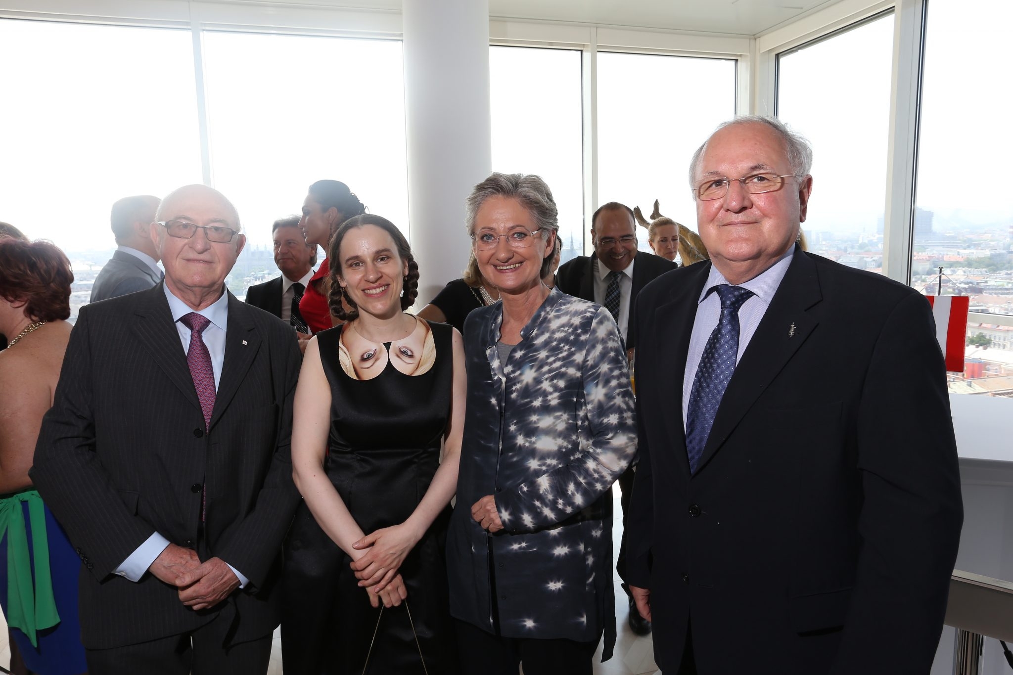 On the picture from left to right: Günter Geyer (chairman of the managing board of Wiener Städtische Versicherungsverein), artist Dorota Sadovská, Claudia Schmied (Federal Minister for Education, Art and Culture) and Dušan Čaplovič (Minister for Education, Youth and Sport of the Slovak Republic) © Roman Zach-Kiesling