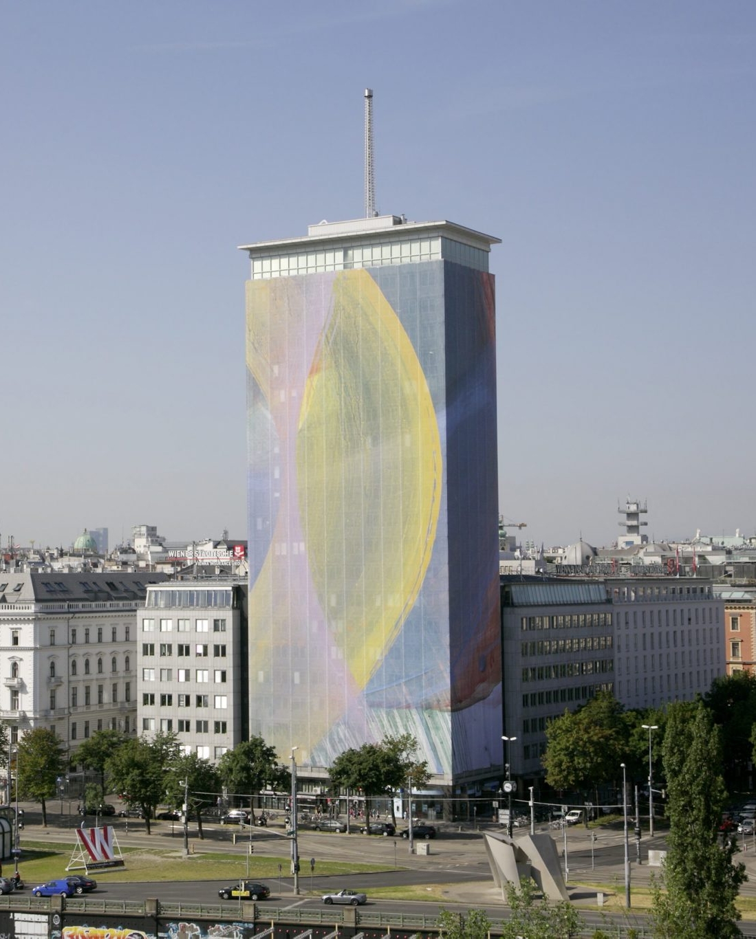 Arnulf Rainer’s artistic wrapping of the Ringturm 2014: