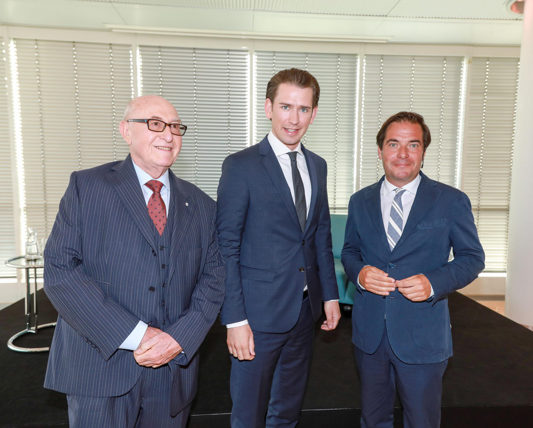 Gespräch im Turm with (from left) host Günter Geyer, Chairman of the Managing Board of Wiener Städtische Versicherungsverein, Austrian Chancellor Sebastian Kurz & Die Presse editor-in-chief Rainer Nowak. © Wiener Städtische Versicherungsverein