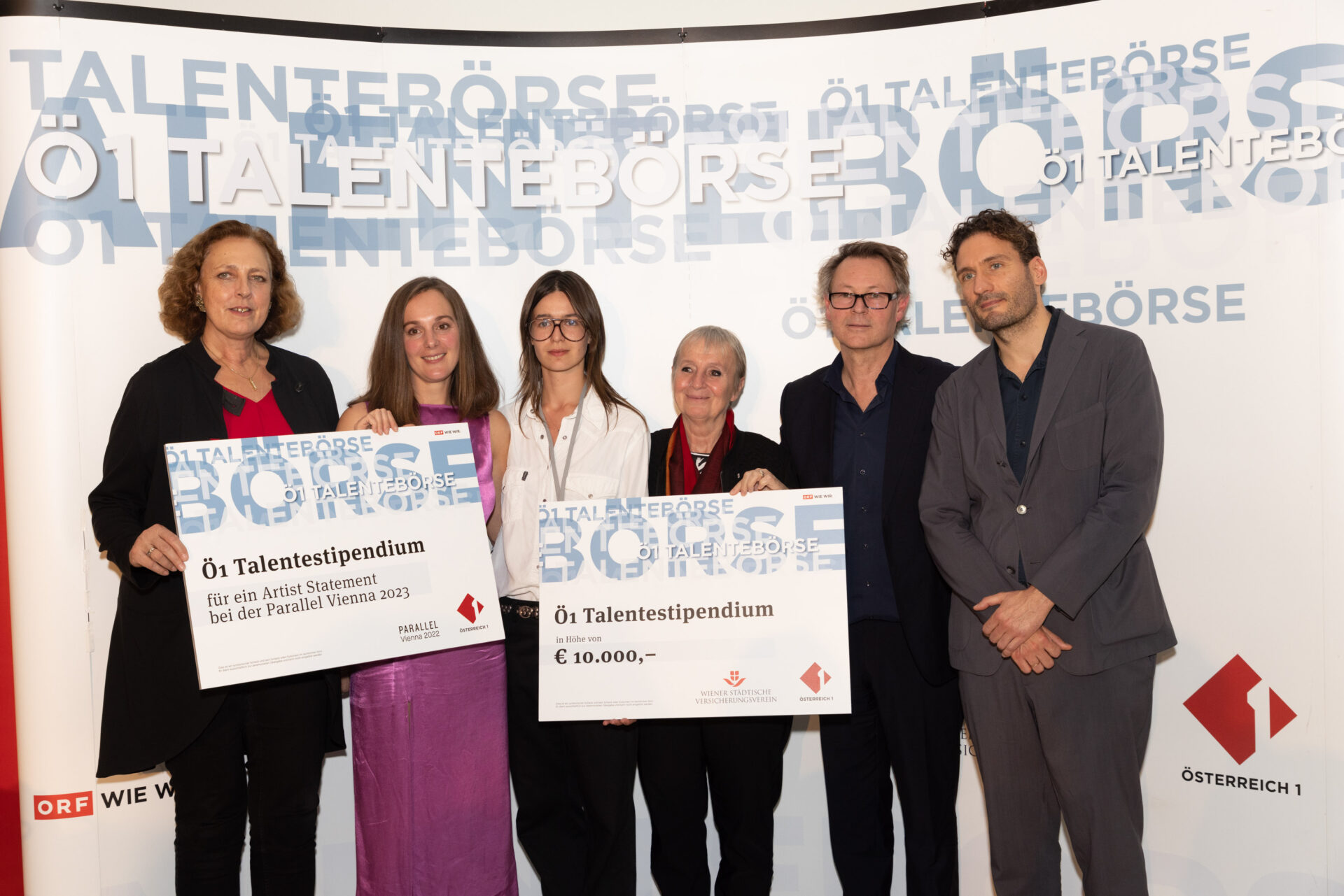 In the picture, from left, Ö1 culture director Silvia Lahner, Ö1 Audience Award 2022 winner Angelika Wienerroither, Sophia Latysheva (Ö1 Talentestipendium winner 2022), Helene Kanta (Board Member Wiener Städtische Versicherungsverein), Hans-Peter Wipplinger (museological director of the Leopold Museum) and curator Philippe Batka. © Wiener Städtische Versicherungsverein / Richard Tanzer