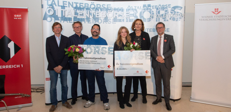 Am Bild v.l. Daniel Haider (Managing Partner Parallel Vienna), Mag. Hans-Peter Wipplinger (Direktor Leopold Museum),  Ö1-Publikumspreisträger 2023 Carlos Vergara, Alisa Omelianceva (Gewinnerin Ö1 Talentestipendium für bildende Kunst 2023),  Silvia Lahner (Ö1 Kulturchefin) und Dr. Georg Riedl (Vorstandsdirektor Wiener Städtische Versicherungsverein) © Wiener Städtische Versicherungsverein / Richard Tanzer